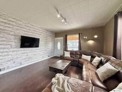 Living - 520 E Hawthorne St, Minden, NE 68959 photo 1 of 6