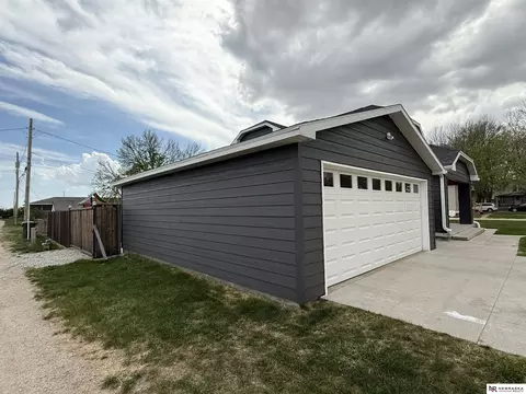 Exterior - 520 E Hawthorne St, Minden, NE 68959 photo 1 of 5