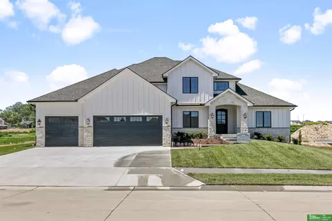 3314 S 206 St, Elkhorn, NE 68022