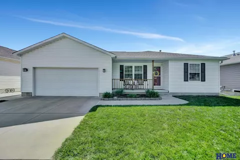 2222 SW Soukup Dr, Lincoln, NE 68522