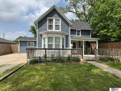 1424 Grant St, Beatrice, NE 68310