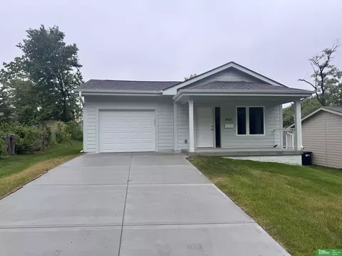 3925 Burdette St, Omaha, NE 68111