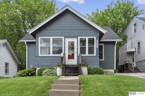 5525 Pine St, Omaha, NE 68106