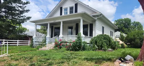 942 Manatt St, Lincoln, NE 68521