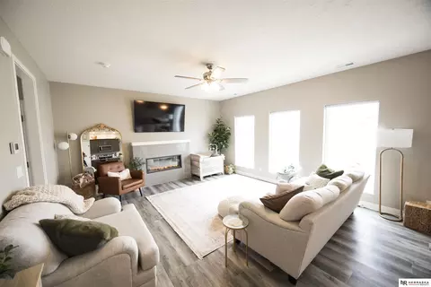 2648 W B St, Lincoln, NE 68522