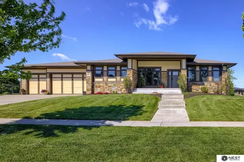 6931 NW 4th St, Lincoln, NE 68521