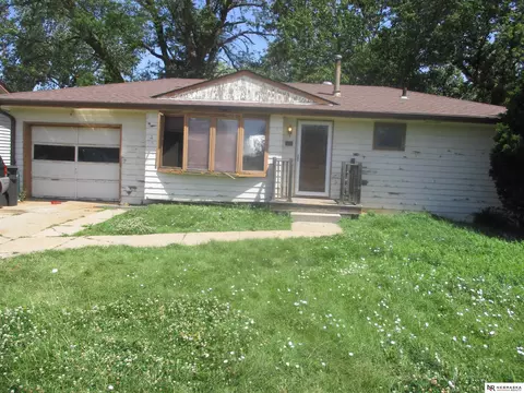 4818 Harrison St, Omaha, NE 68157