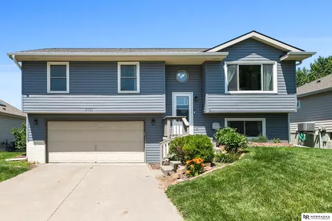 6105 NW 12th St, Lincoln, NE 68521