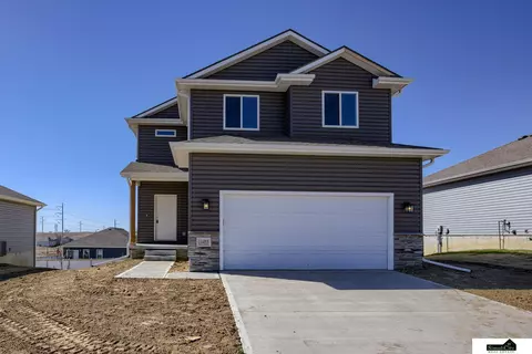 11455 Stony Point Dr, Papillion, NE 68046