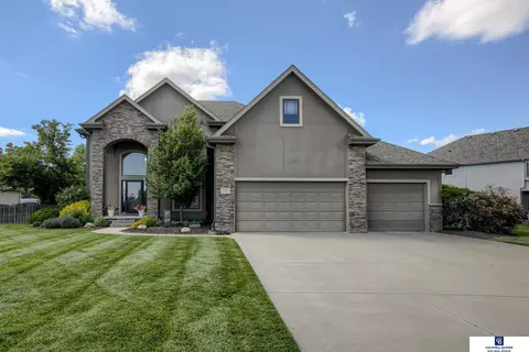 7320 S 169th St, Omaha, NE 68136
