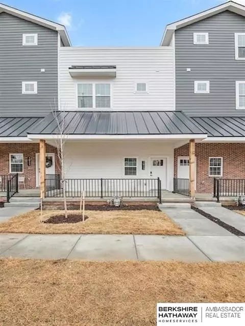 1921 Dahlman Rows Plz, Omaha, NE 68108