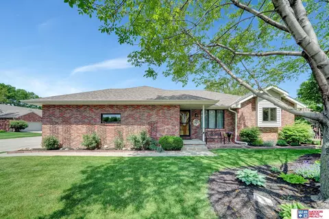 5828 Brittany Pl, Lincoln, NE 68516