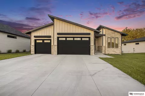 6320 S 90th St, Lincoln, NE 68526