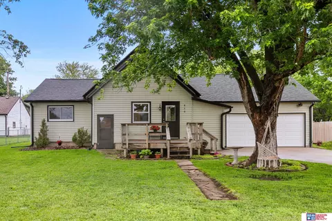 860 1st St, Utica, NE 68456
