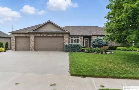 10022 S 177 St, Omaha, NE 68136