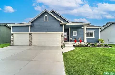 19856 Birch Ave, Gretna, NE 68028
