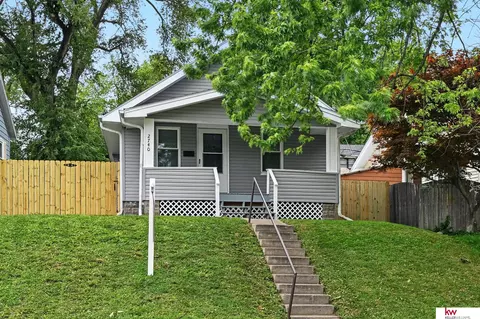 2740 N 49 St, Omaha, NE 68104