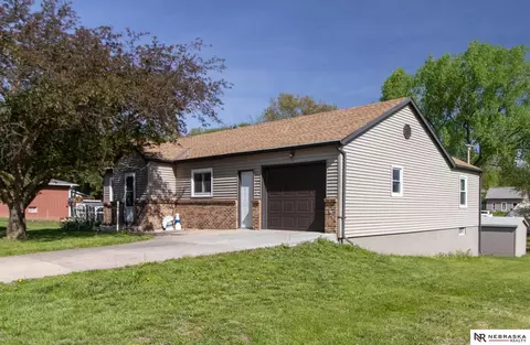 120 W 3rd St, Douglas, NE 68344