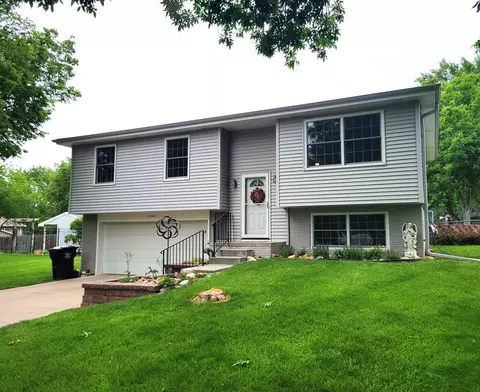 5201 Danbury Ct, Lincoln, NE 68512