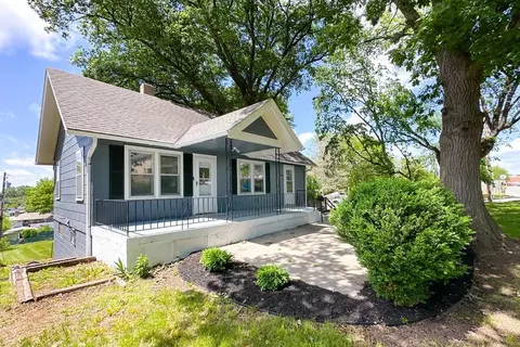 2626 N 67 St, Omaha, NE 68104