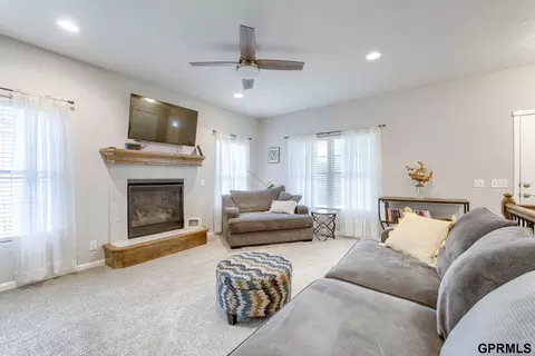 230 Locust St, Springfield, NE 68059 photo 5