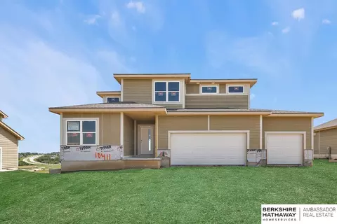 10411 Cimarron St, Papillion, NE 68046