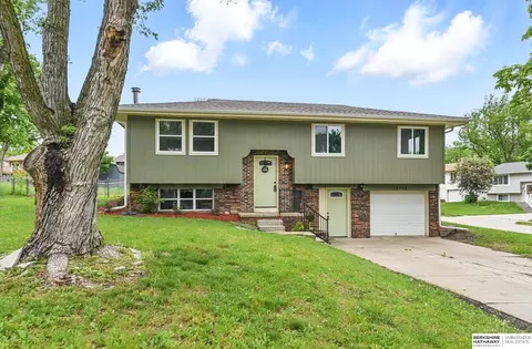 12956 Grand Ave, Omaha, NE 68164
