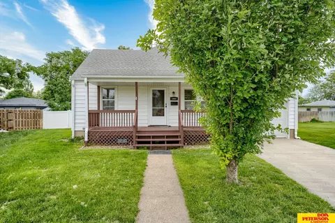 1461 E 2nd Ave, Fremont, NE 68025