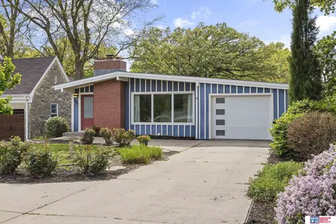1141 S 48th St, Lincoln, NE 68510