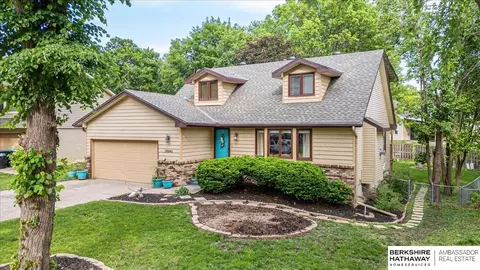 15341 Davenport Cir, Omaha, NE 68154