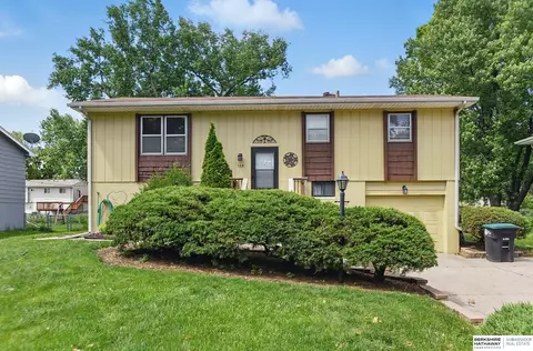 128 S 110th St, Omaha, NE 68154