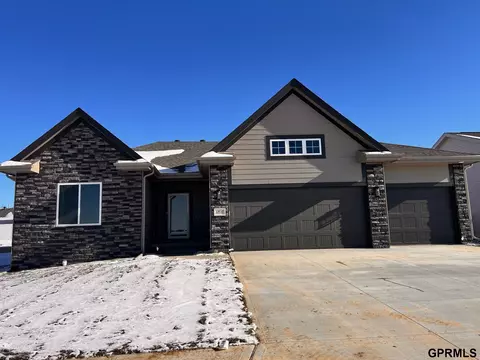 12017 Daniell Rd, Bellevue, NE 68123