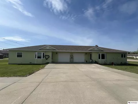 Exterior - 901 E 903 E 9th St, Valentine, NE 69201 photo 5 of 7