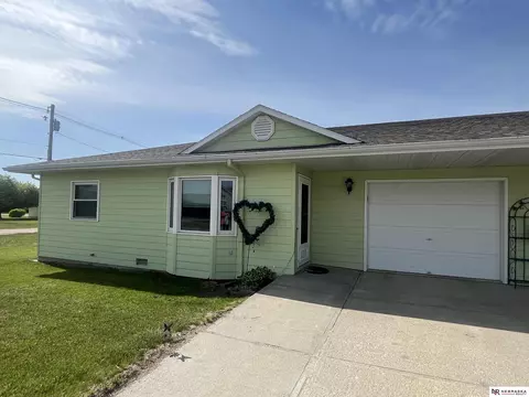 Exterior - 901 E 903 E 9th St, Valentine, NE 69201 photo 6 of 7