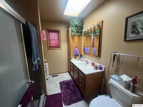 Bath - 901 E 903 E 9th St, Valentine, NE 69201 photo 2 of 2