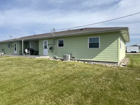 Exterior - 901 E 903 E 9th St, Valentine, NE 69201 photo 2 of 7