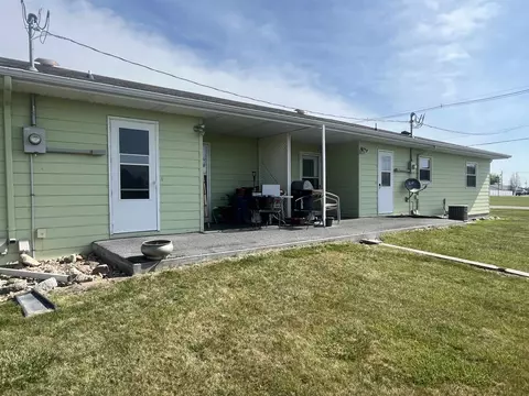 Exterior - 901 E 903 E 9th St, Valentine, NE 69201 photo 1 of 7