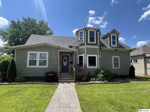 309 N Cherry St, Valentine, NE 69201