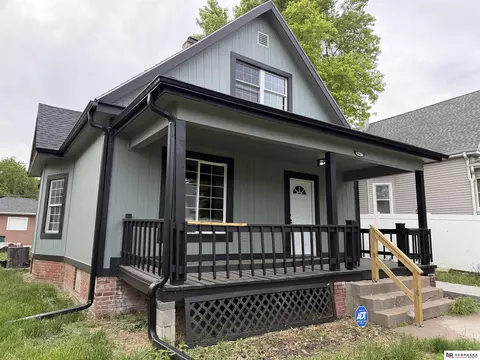 914 S 26th St, Omaha, NE 68105