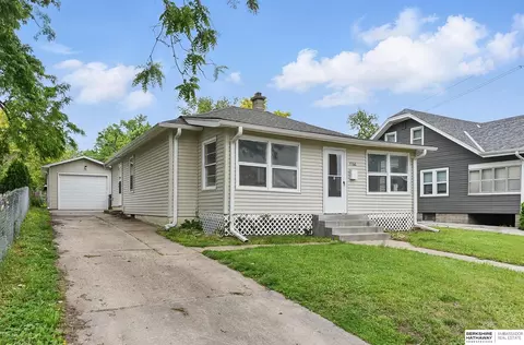 7766 State St, Ralston, NE 68127