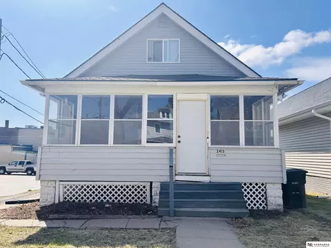 2413 Ohio St, Omaha, NE 68111