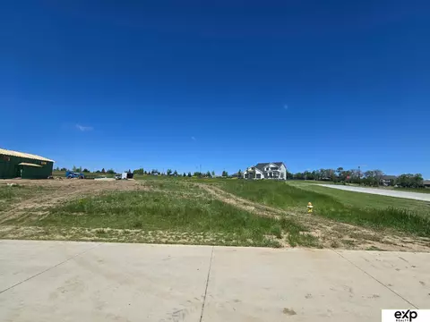 lot8 Cheyenne Rdg, Omaha, NE 68136