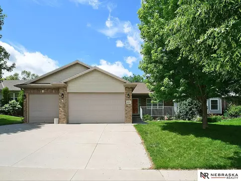 1853 SW 38 St, Lincoln, NE 68522