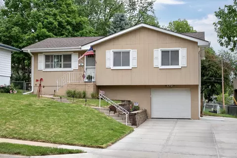 7535 S 76th St, La Vista, NE 68128