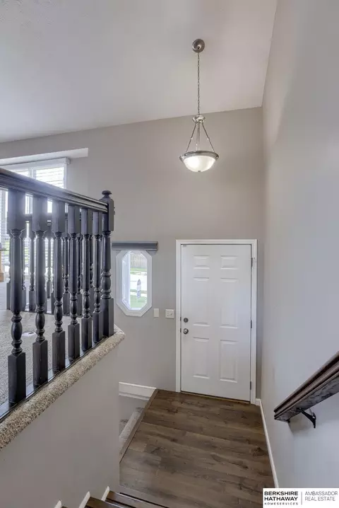 705 Ruby Rd, Papillion, NE 68133 photo 3