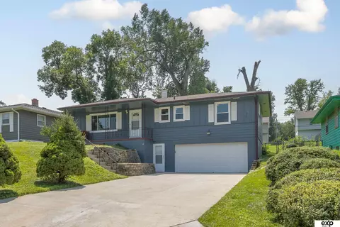 5725 Camden Ave, Omaha, NE 68104