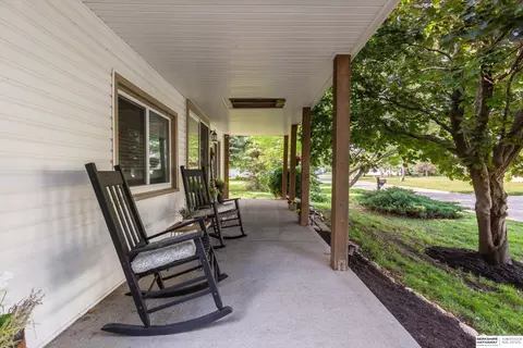 Exterior - 605 2nd St, Waterloo, NE 68069 photo 7 of 14