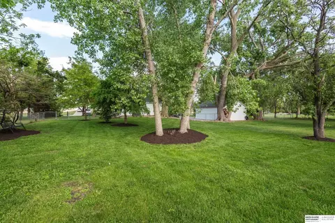 Exterior - 605 2nd St, Waterloo, NE 68069 photo 13 of 14
