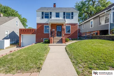 4542 Charles St, Omaha, NE 68132