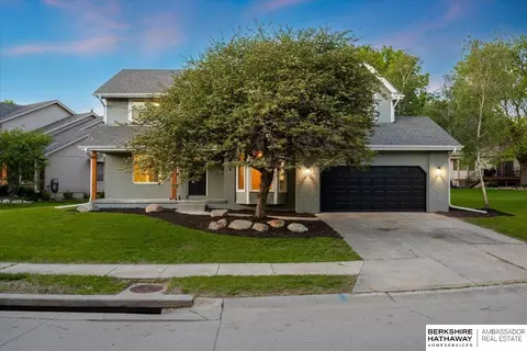 16324 Chicago Cir, Omaha, NE 68118
